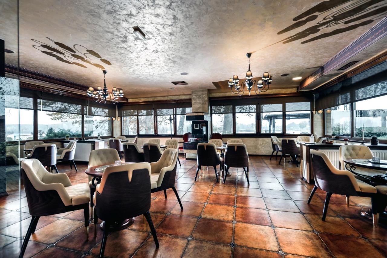 אילוק Hotel Dunav מראה חיצוני תמונה