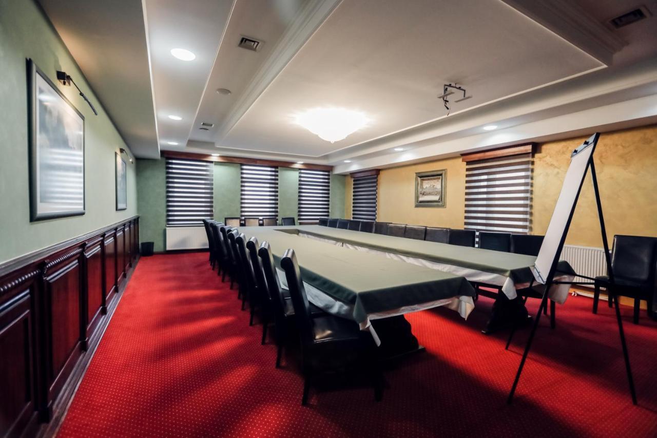 אילוק Hotel Dunav מראה חיצוני תמונה
