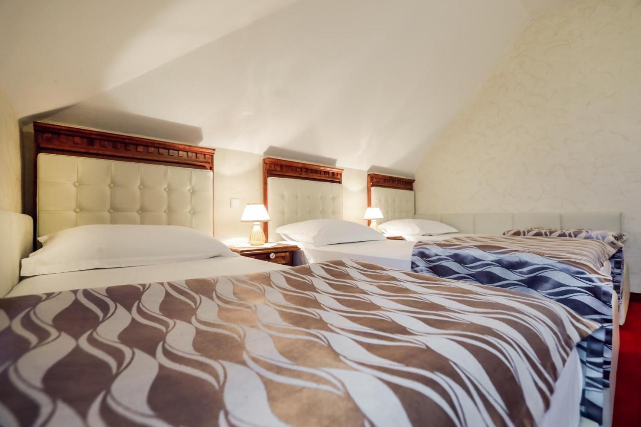 אילוק Hotel Dunav מראה חיצוני תמונה