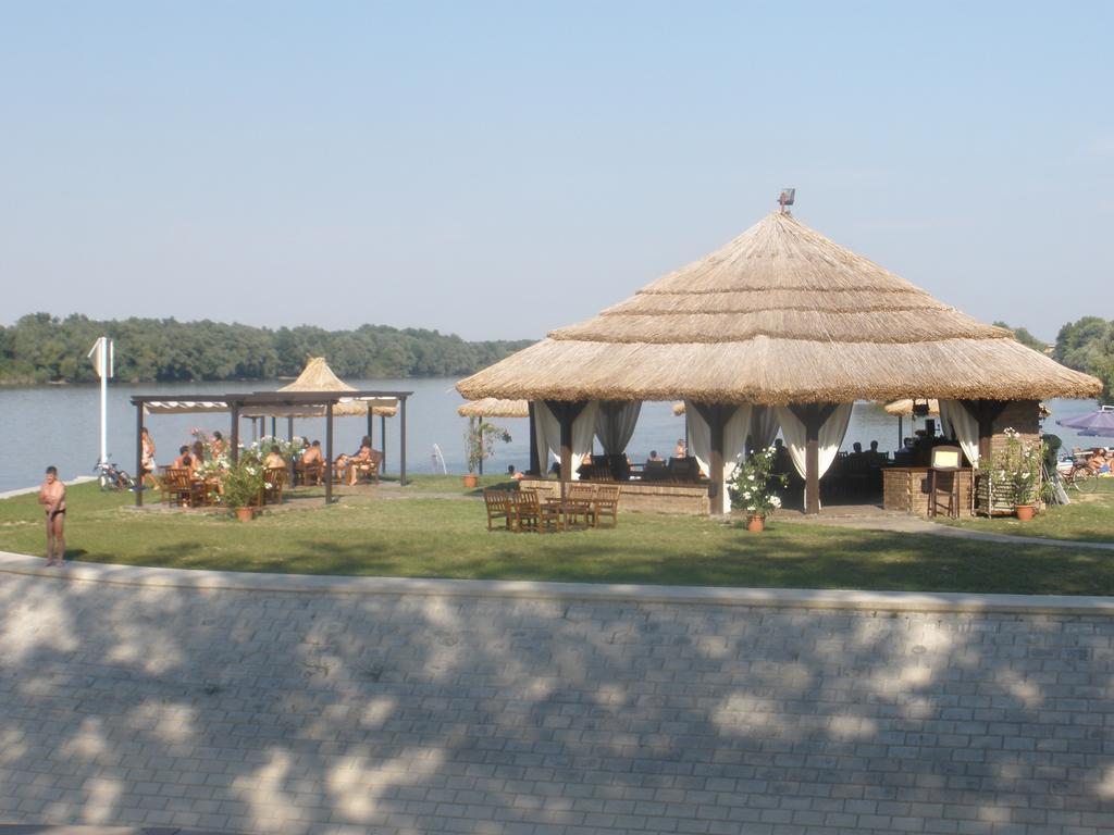 אילוק Hotel Dunav מראה חיצוני תמונה