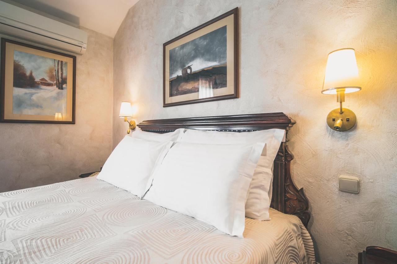 אילוק Hotel Dunav מראה חיצוני תמונה