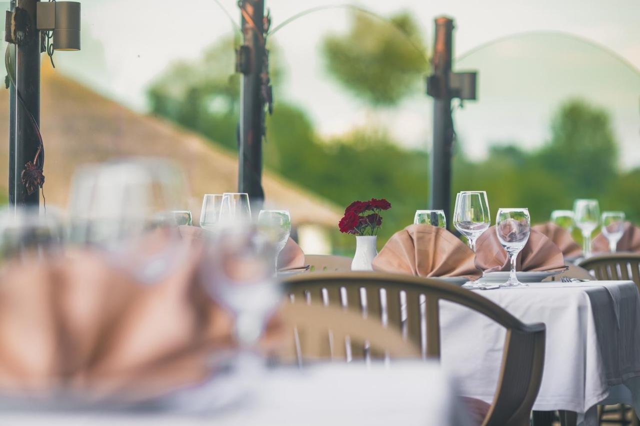 אילוק Hotel Dunav מראה חיצוני תמונה